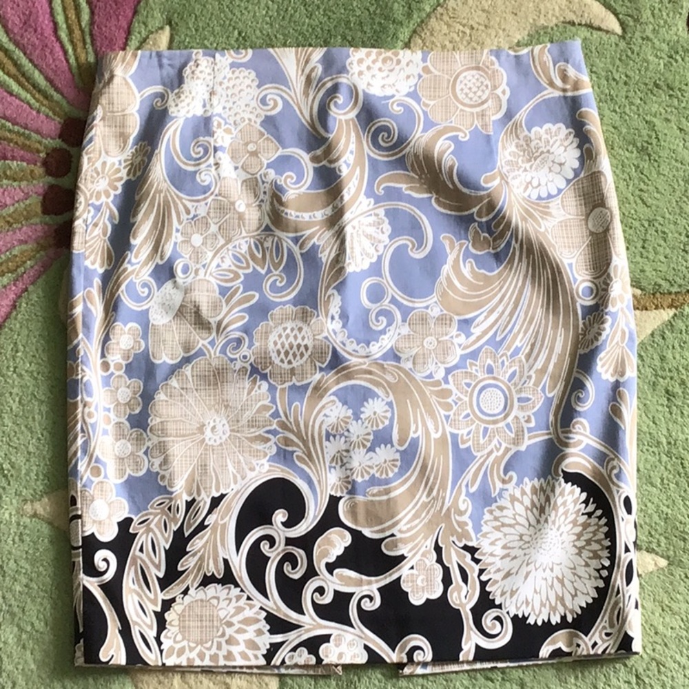 Tahari print skirt